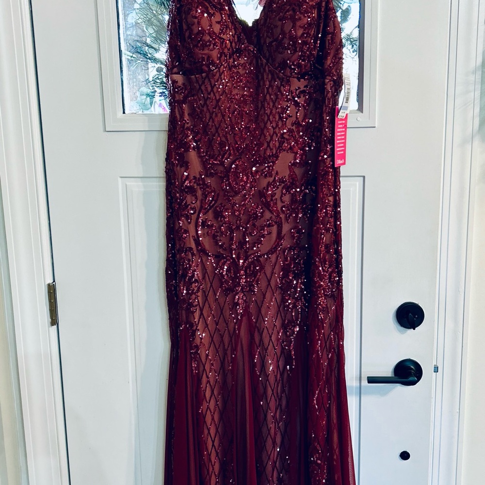 R&M Richards Sleeveless V-Neck Godet Skirt Embellished Long Sequin Gown